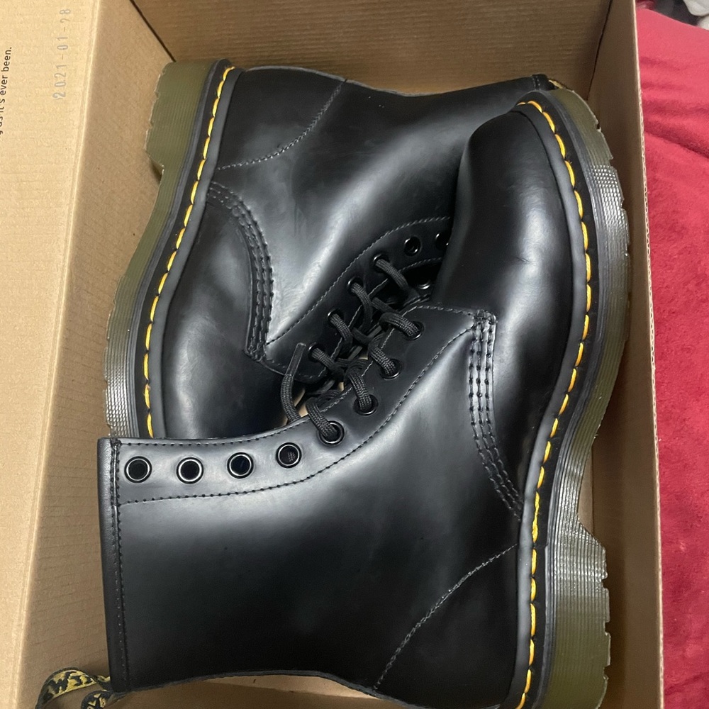 Bought as a gift but they’re too small. Worn 2x inside the house, still clean.